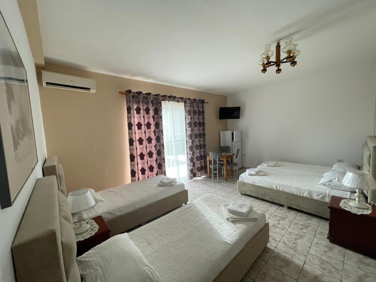 Oni'S Apartments Sarande Bagian luar foto