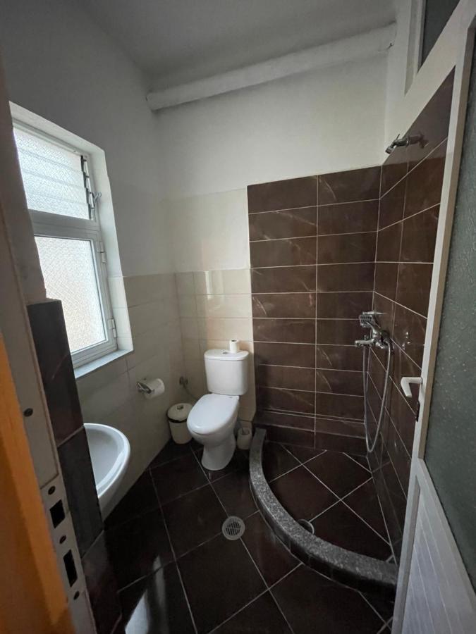 Oni'S Apartments Sarande Bagian luar foto