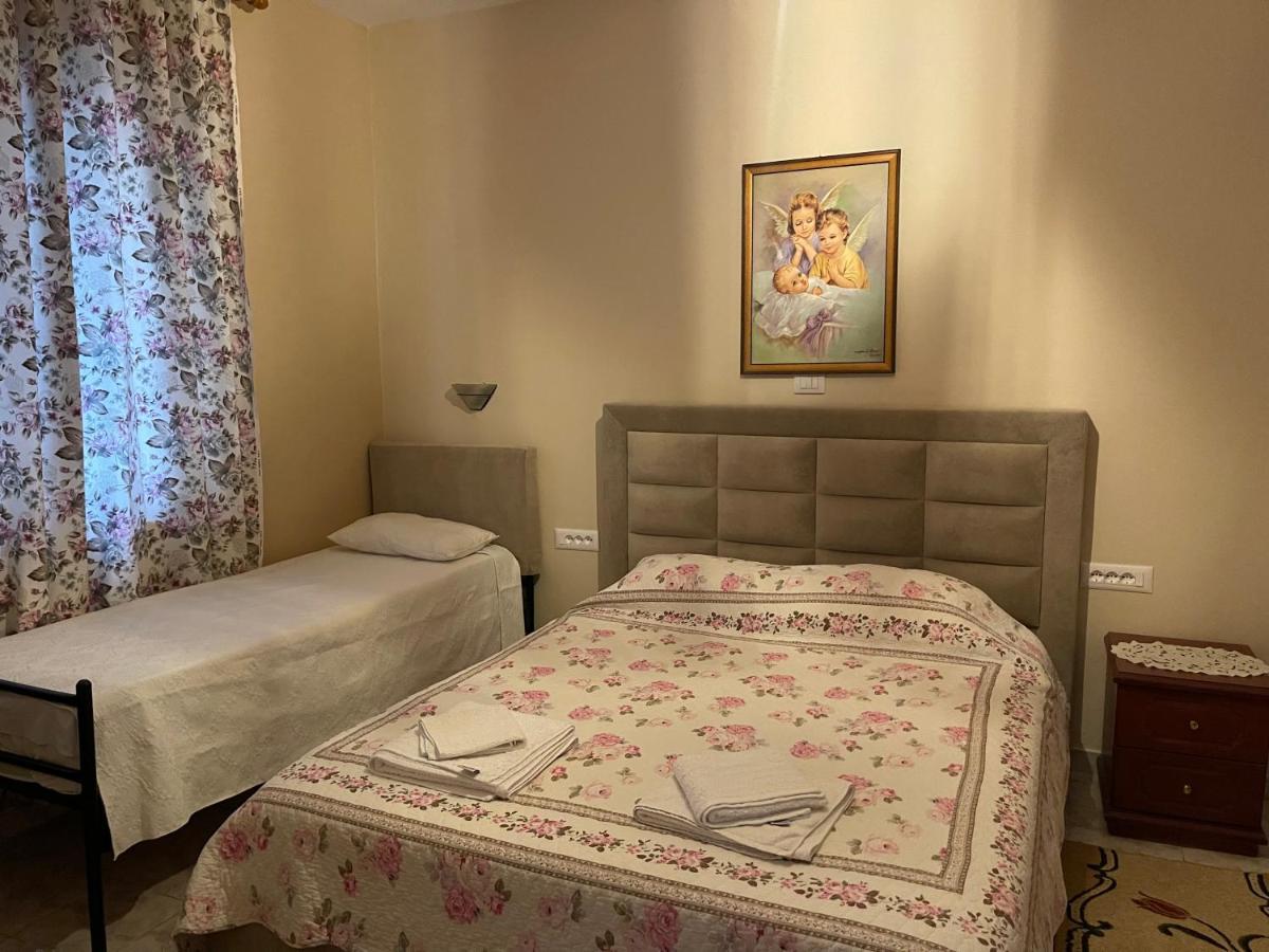 Oni'S Apartments Sarande Bagian luar foto