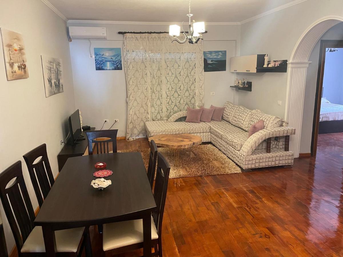 Oni'S Apartments Sarande Bagian luar foto