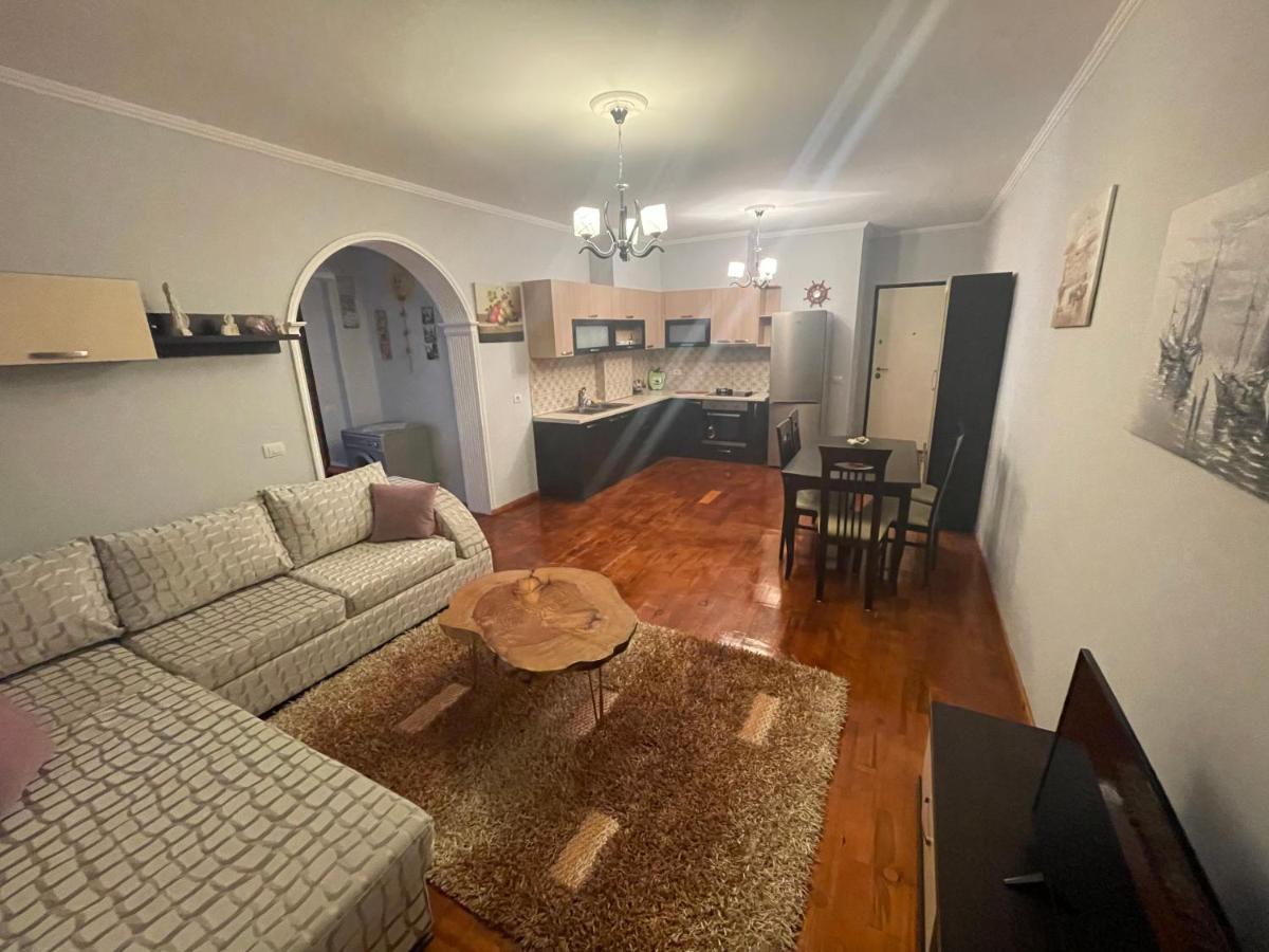 Oni'S Apartments Sarande Bagian luar foto