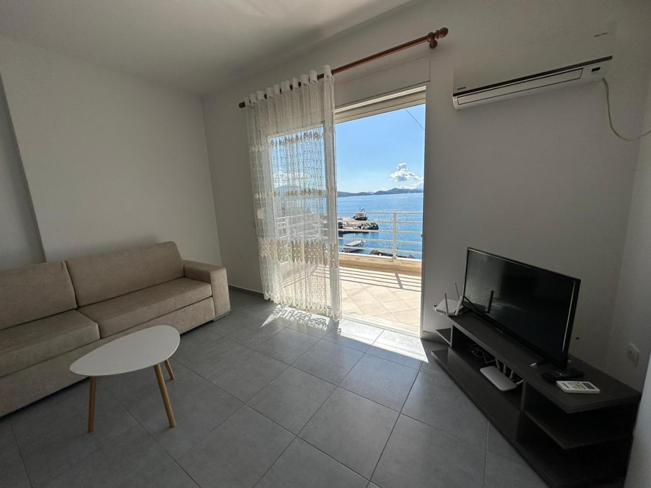 Oni'S Apartments Sarande Bagian luar foto